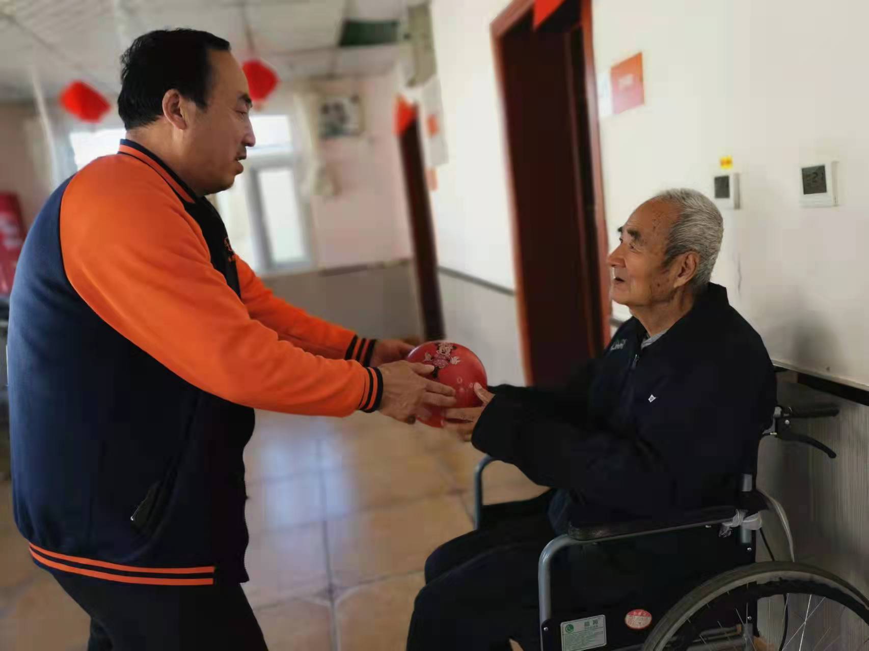 护理员里的男神们,也很温柔系列——当过侦察兵的孙耀龙师傅