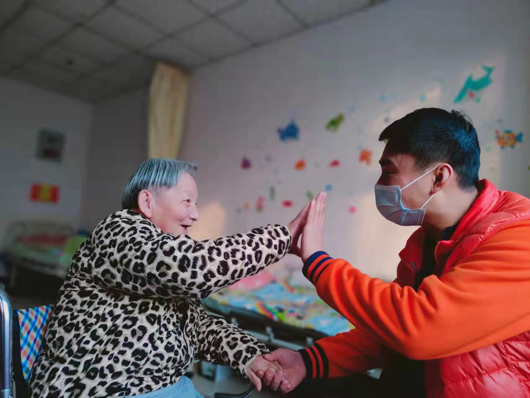 护理员里的男神们,也很温柔系列——80后帅哥黄文彪