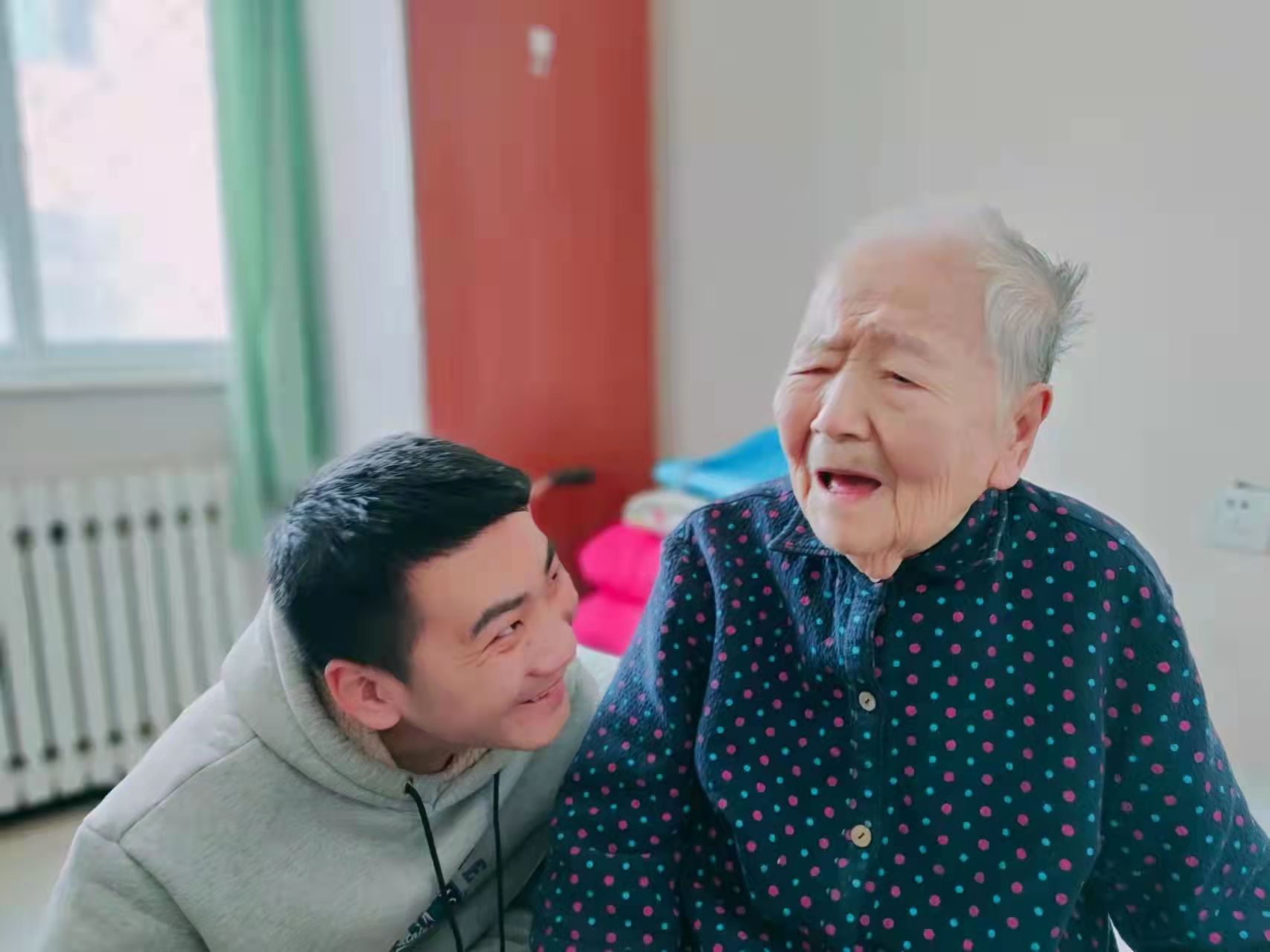 00后,为何在养老院工作 | 如果我老了,该怎么办?